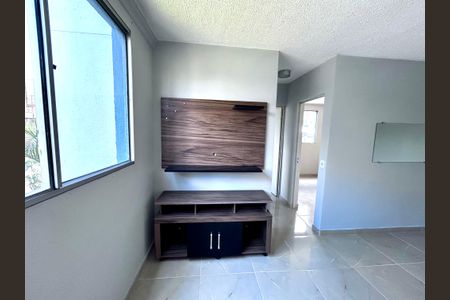 Sala  de apartamento para alugar com 2 quartos, 50m² em Inocoop, Guarulhos