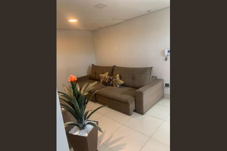 Sala de casa para alugar com 2 quartos, 160m² em Santa Terezinha, Belo Horizonte