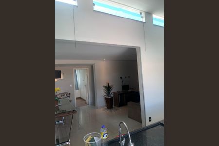 Sala de casa para alugar com 2 quartos, 160m² em Santa Terezinha, Belo Horizonte