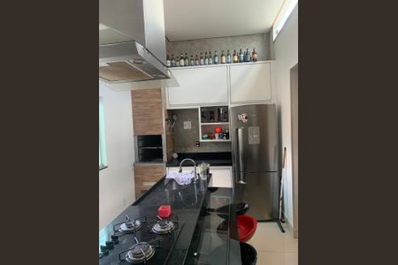 Cozinha de casa para alugar com 2 quartos, 160m² em Santa Terezinha, Belo Horizonte