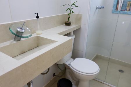 Apartamento à venda com 84m², 2 quartos e 2 vagas Apartamento à venda com 84m², 2 quartos e 2 vagasBanheiro da Suíte 2