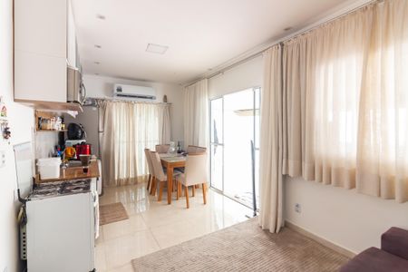 Sala  de casa para alugar com 2 quartos, 50m² em Santa Maria, Osasco