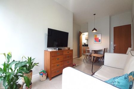 Sala de apartamento para alugar com 2 quartos, 70m² em Cambuí, Campinas