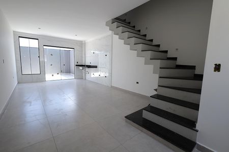 Sala de casa à venda com 2 quartos, 70m² em Vila Vitória, Santo André