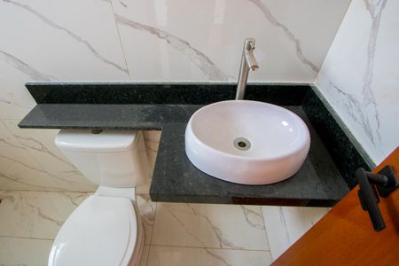 Apartamento à venda com 70m², 2 quartos e 2 vagas Apartamento à venda com 70m², 2 quartos e 2 vagasBanheiro do quarto 2