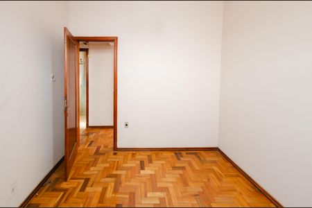 Quarto 1 de casa para alugar com 2 quartos, 60m² em Carlos Prates, Belo Horizonte