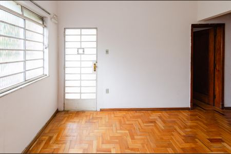 Sala de casa para alugar com 2 quartos, 60m² em Carlos Prates, Belo Horizonte
