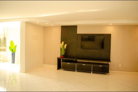 Casa para alugar com 4 quartos, 400m² em Setor Aeroporto, Goiânia