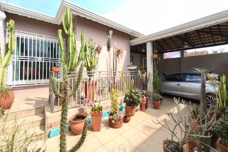 Casa à venda com 150m², 2 quartos e sem vagaQuintal - Garagem