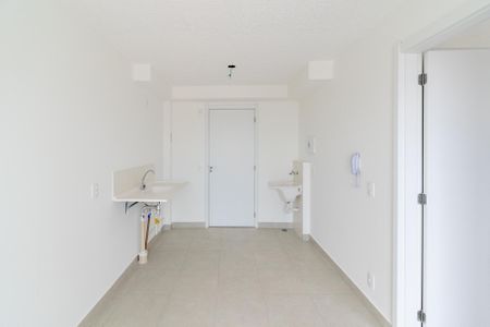 Sala de apartamento para alugar com 1 quarto, 27m² em Jardim Itacolomi, São Paulo