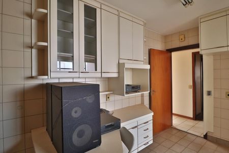 Apartamento para alugar com 140m², 4 quartos e 2 vagasCozinha