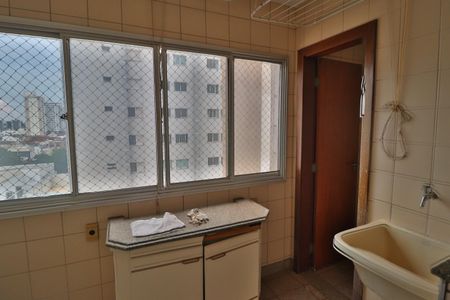 Apartamento para alugar com 140m², 4 quartos e 2 vagasÁrea de Serviço