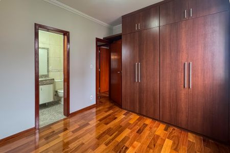 Apartamento à venda com 92m², 3 quartos e 2 vagas Apartamento à venda com 92m², 3 quartos e 2 vagasQuarto 3 - Suíte