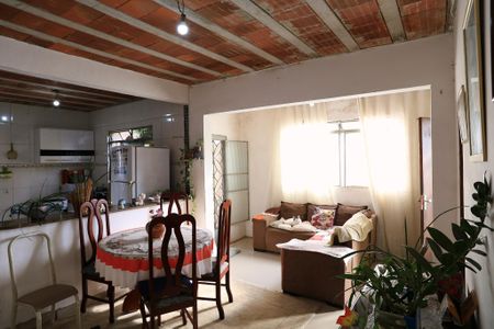 Sala de casa para alugar com 3 quartos, 110m² em Floresta, Belo Horizonte