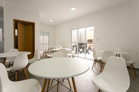 Apartamento para alugar com 44m², 2 quartos e sem vaga Apartamento para alugar com 44m², 2 quartos e sem vagaÁrea comum - Salão de festas