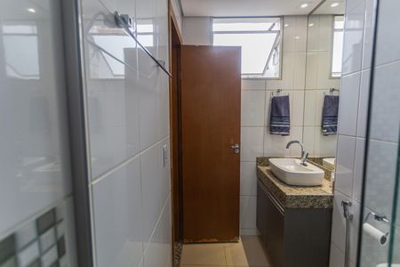 Apartamento à venda com 135m², 3 quartos e 2 vagas Apartamento à venda com 135m², 3 quartos e 2 vagasBanheiro da Suíte