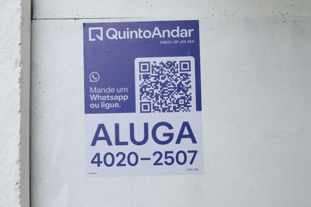 Apartamento para alugar com 45m², 2 quartos e 1 vagaPlaca instalada no muro da fachada do condomínio - Código da placa: YACP-1229