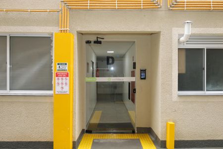 Apartamento para alugar com 45m², 2 quartos e 1 vagaÁrea comum - Saguão do prédio