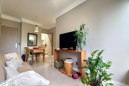 Sala de apartamento à venda com 2 quartos, 70m² em Cambuí, Campinas