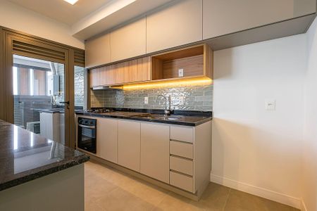 Sala/Cozinha de apartamento para alugar com 2 quartos, 71m² em Pinheiros, São Paulo