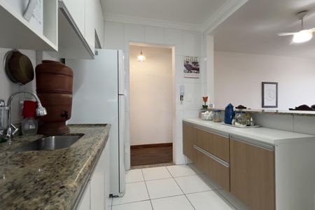 Apartamento à venda com 70m², 3 quartos e 2 vagasCozinha e Área de Serviço