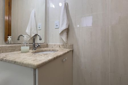 Apartamento à venda com 70m², 3 quartos e 2 vagasBanheiro da Suíte