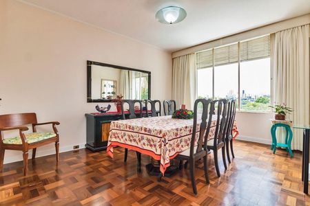 Casa à venda com 5 quartos, 300m² em Pacaembu, São Paulo