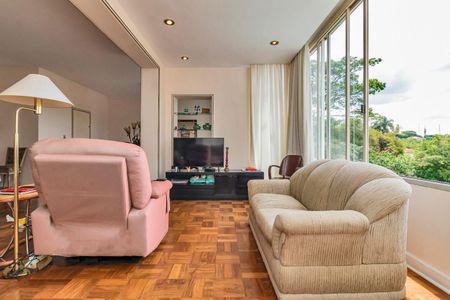 Casa à venda com 5 quartos, 300m² em Pacaembu, São Paulo