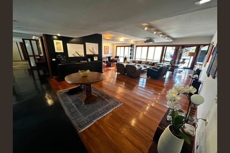Casa à venda com 5 quartos, 1170m² em Barra da Tijuca, Rio de Janeiro