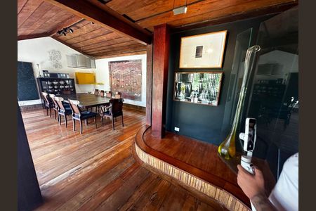 Casa à venda com 5 quartos, 1170m² em Barra da Tijuca, Rio de Janeiro