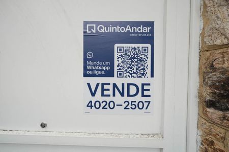 Casa à venda com 261m², 4 quartos e 4 vagasFachada