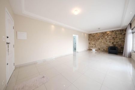 Casa à venda com 261m², 4 quartos e 4 vagasSala