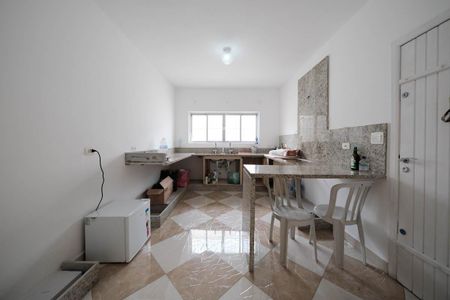 Casa à venda com 261m², 4 quartos e 4 vagasSala/Cozinha