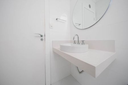 Casa à venda com 261m², 4 quartos e 4 vagasBanheiro 1