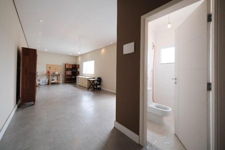 Casa à venda com 261m², 4 quartos e 4 vagasSuíte