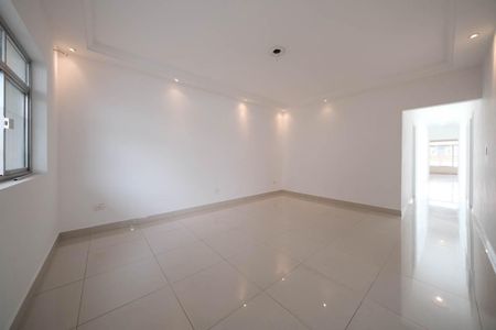 Casa à venda com 261m², 4 quartos e 4 vagasSala/Cozinha