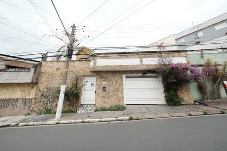 Casa à venda com 261m², 4 quartos e 4 vagasFachada