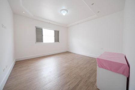 Casa à venda com 261m², 4 quartos e 4 vagasQuarto 2