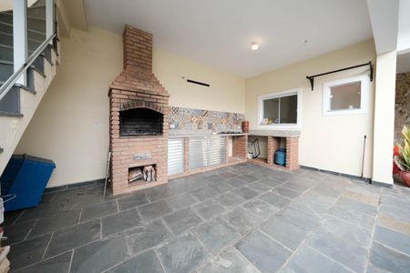 Casa à venda com 261m², 4 quartos e 4 vagasQuintal