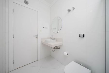 Casa à venda com 261m², 4 quartos e 4 vagasBanheiro 1