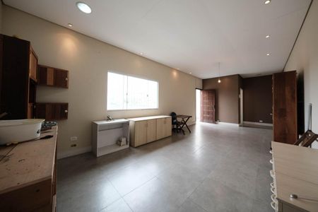 Casa à venda com 261m², 4 quartos e 4 vagasSuíte