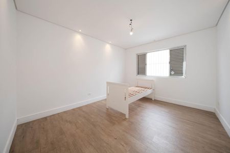 Casa à venda com 261m², 4 quartos e 4 vagasQuarto 2