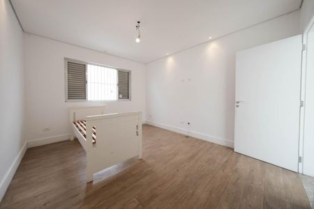 Casa à venda com 261m², 4 quartos e 4 vagasQuarto 2