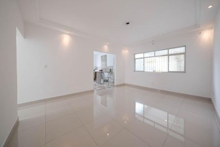 Casa à venda com 261m², 4 quartos e 4 vagasSala/Cozinha