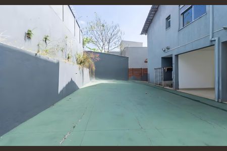 Casa para alugar com 306m², 3 quartos e 5 vagas Casa para alugar com 306m², 3 quartos e 5 vagasGaragem