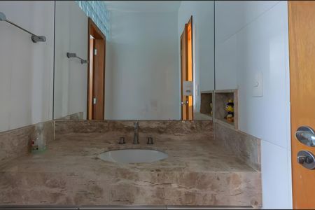 Casa para alugar com 306m², 3 quartos e 5 vagas Casa para alugar com 306m², 3 quartos e 5 vagasBanheiro