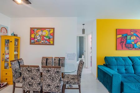 Sala de apartamento à venda com 2 quartos, 59m² em São João, Porto Alegre