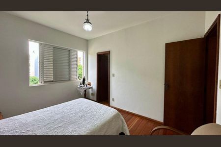 Apartamento à venda com 166m², 4 quartos e 2 vagasQuarto 
