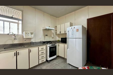 Apartamento à venda com 166m², 4 quartos e 2 vagasCozinha