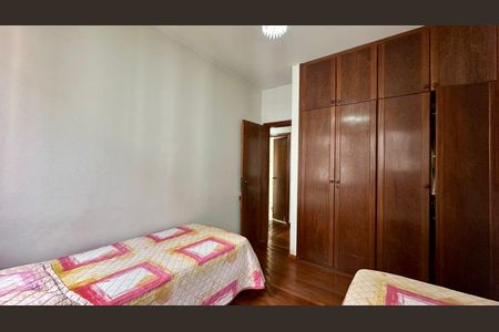 Apartamento à venda com 166m², 4 quartos e 2 vagasQuarto 